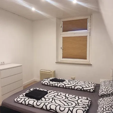 Апартаменты Zentrumsnahe 4 Etagenwohnung Fuer Bis Zu 7 Personen Эссен