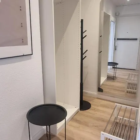 Zentrumsnahe 4 Etagenwohnung Fuer Bis Zu 7 Personen Lejlighed Essen