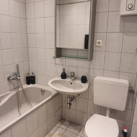 Zentrumsnahe 4 Etagenwohnung Fuer Bis Zu 7 Personen *