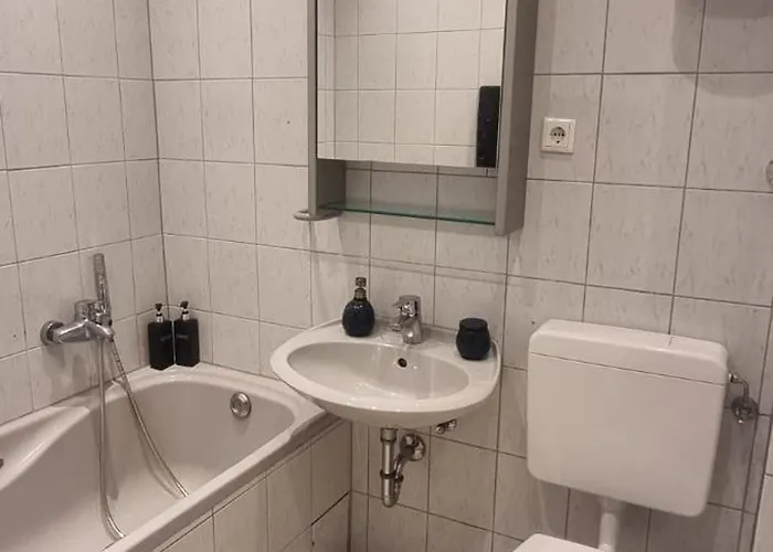 Zentrumsnahe 4 Etagenwohnung Fuer Bis Zu 7 Personen *